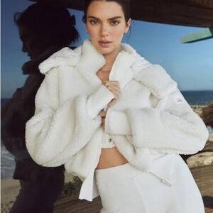 ALO Foxy Sherpa in Bone